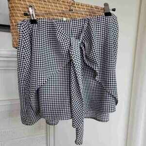 Storia Black and White Gingham Shorts With Tie Detail Women's Size Medium